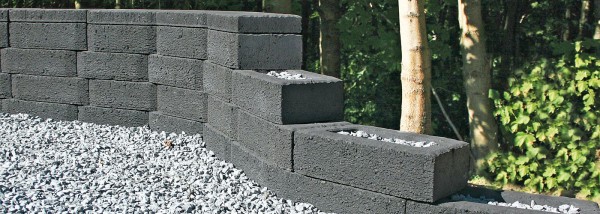 Gartenmauerstein 2.Wahl Trapezform anthrazit nur 10 kg - Ausverkauft -