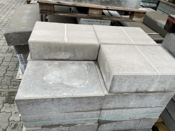2. Wahl Beton Blockstufe 50x35x15 cm grau (EHL)